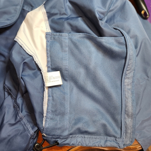 Port Authority Windbreaker, Fleetwood RV - Picture 6 of 8